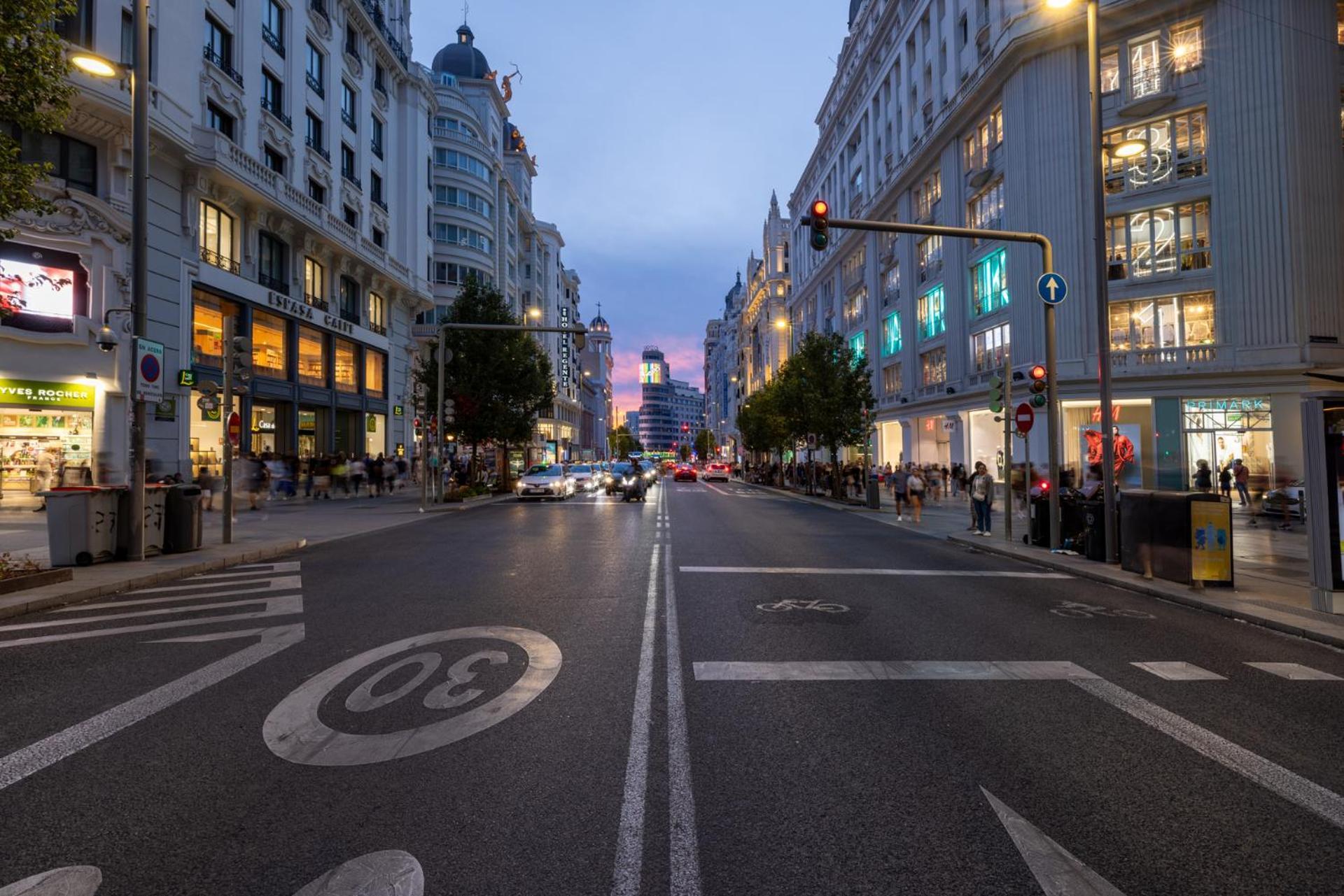 Hotel Avenida Gran Via — Photos 2